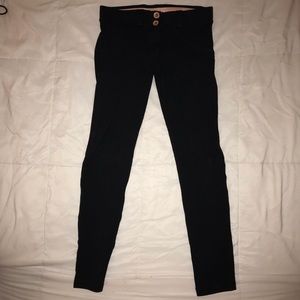 Freddy black WR UP snug The Slounge Way